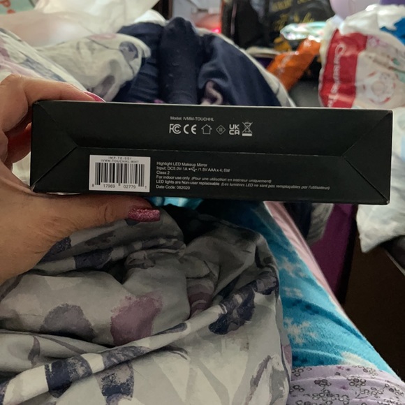 Impressions touch highlight-led makeup mirror - Picture 3 of 3